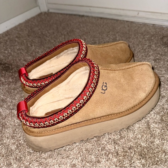 UGG Women's Tan Slippers with Red Trim - Picture 2 of 4